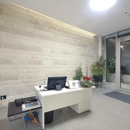 Apartment Leona Residences *